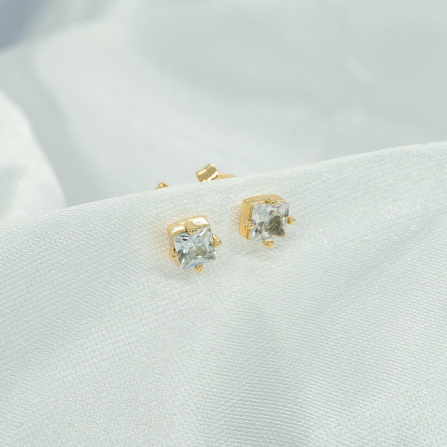 TOPO ZIRCON CUADRADO BLANCO