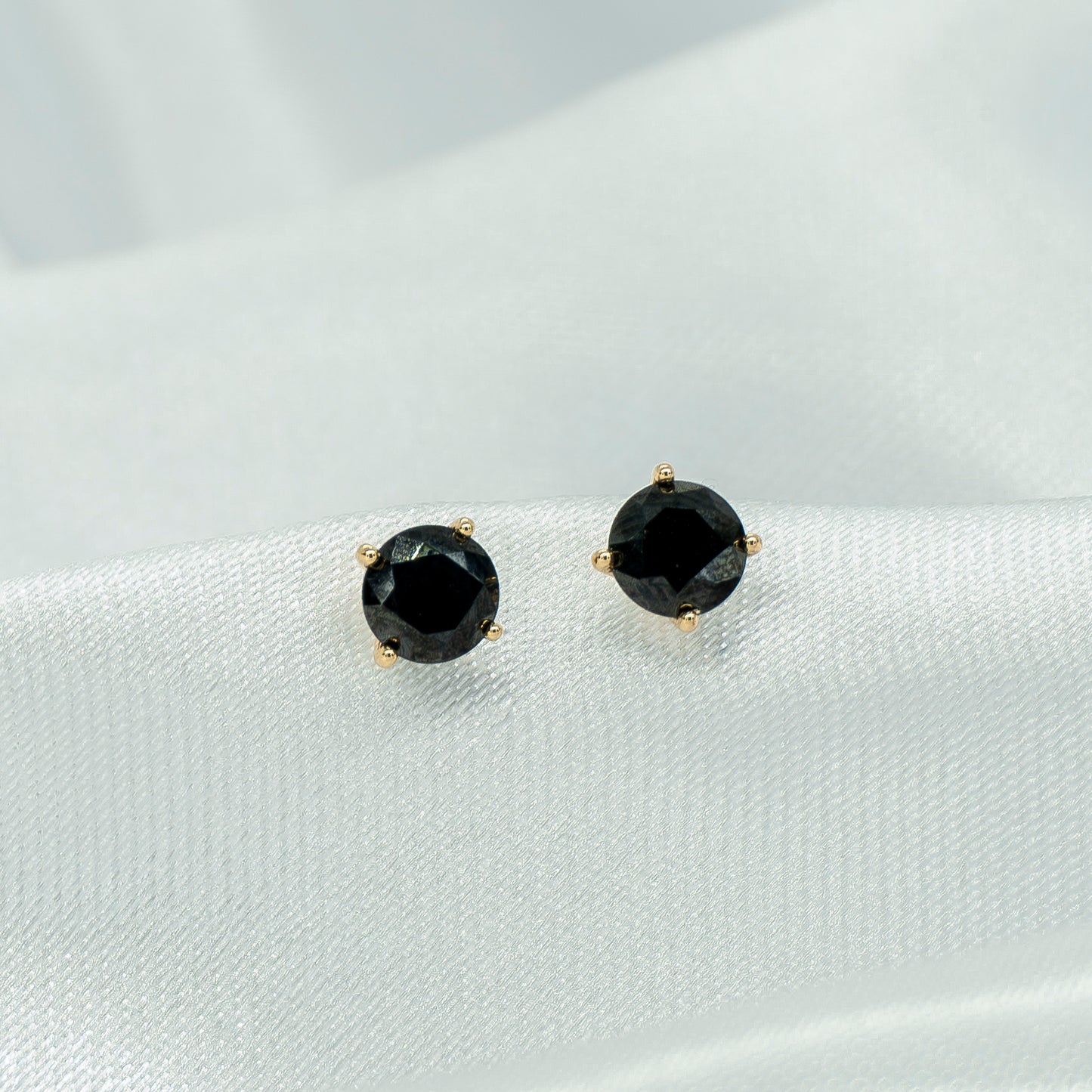 TOPO ZIRCON NEGRO DIAMANTADO