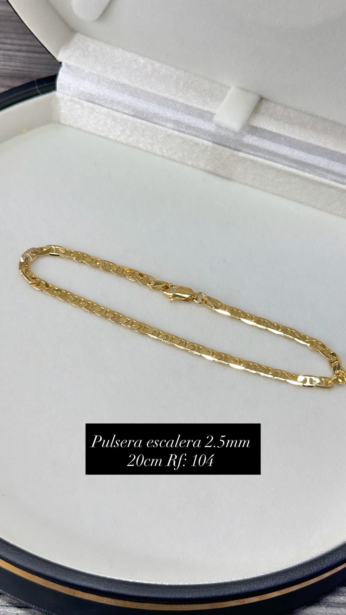 Pulsera dorada referencia 59