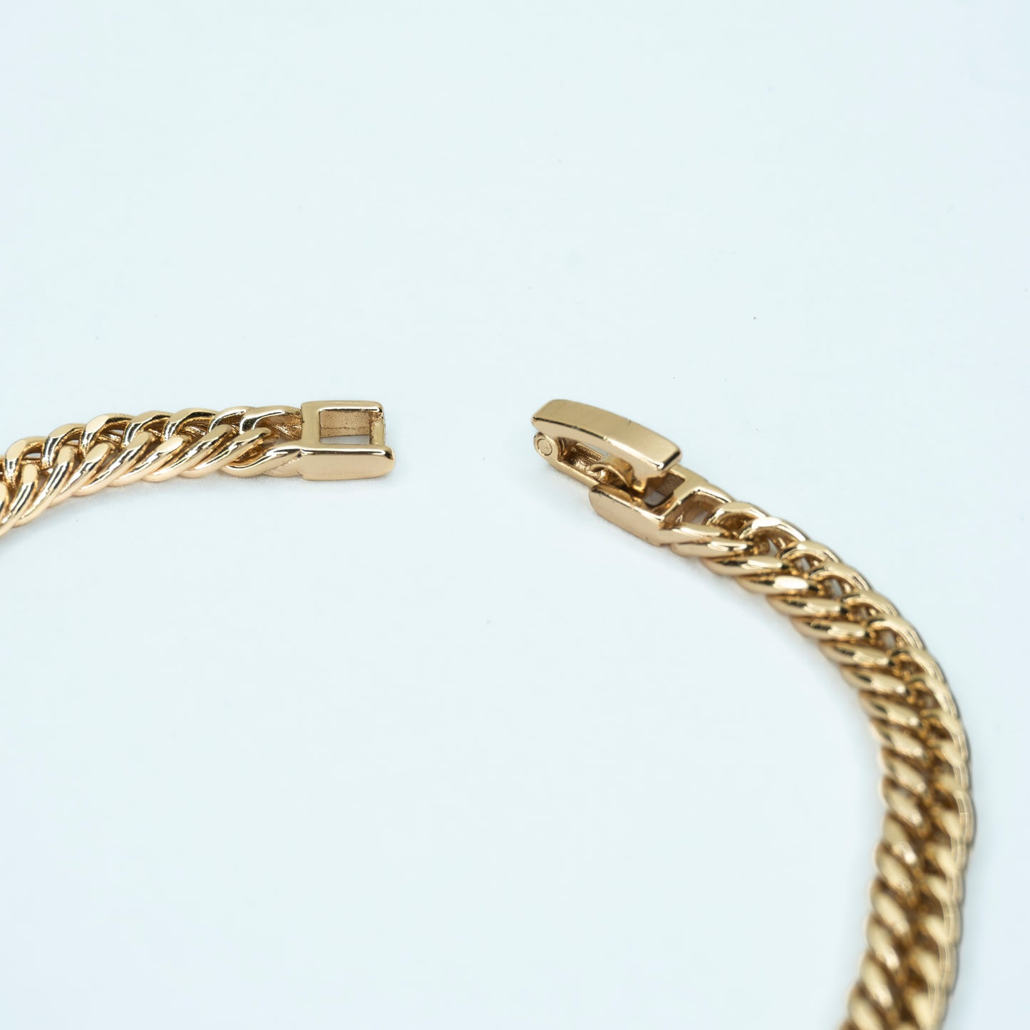 PULSERA CUBANA TEJIDO CONTINUO MEDIANO