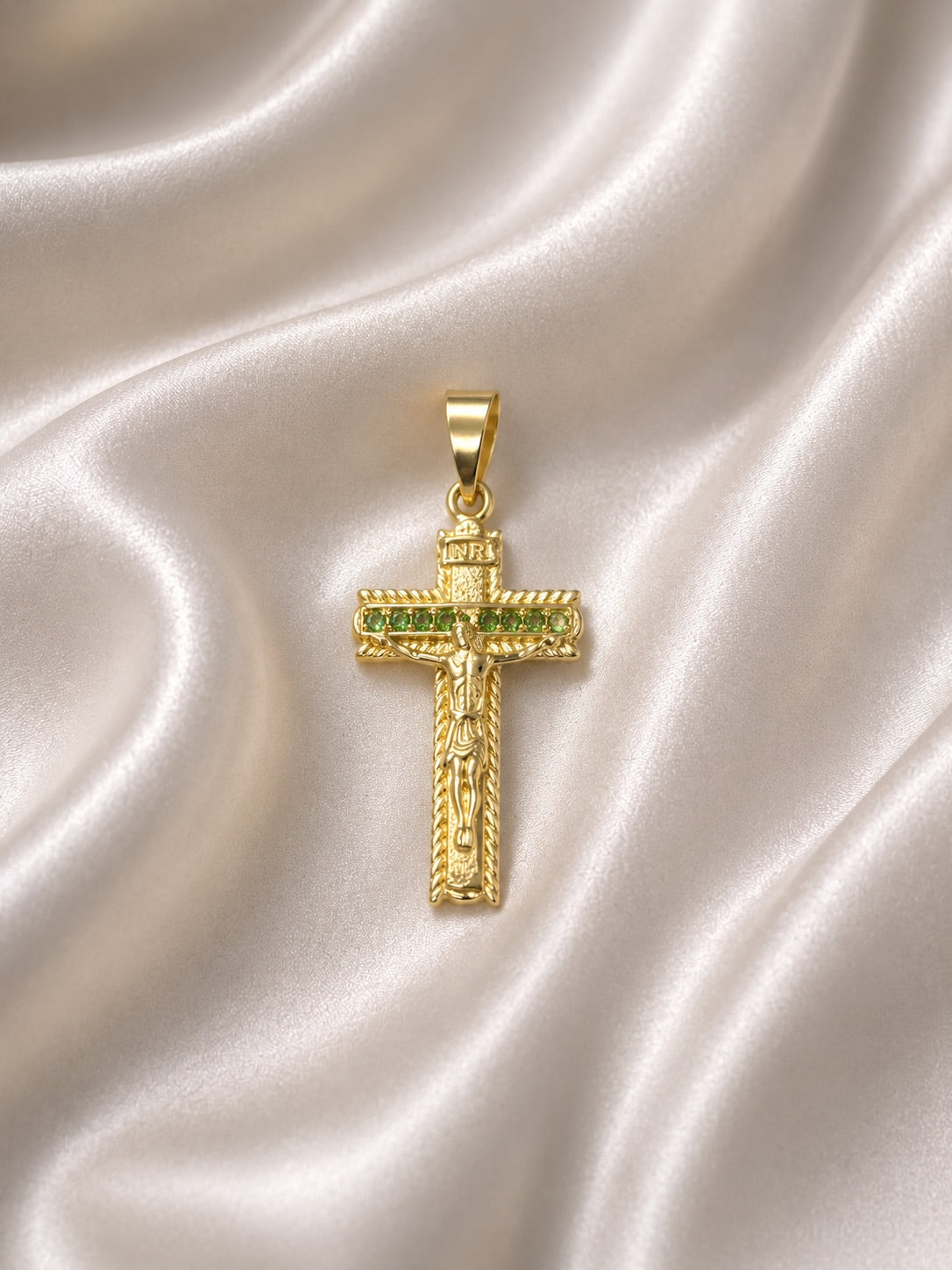 Dije Cristo Inri Circones verdes
