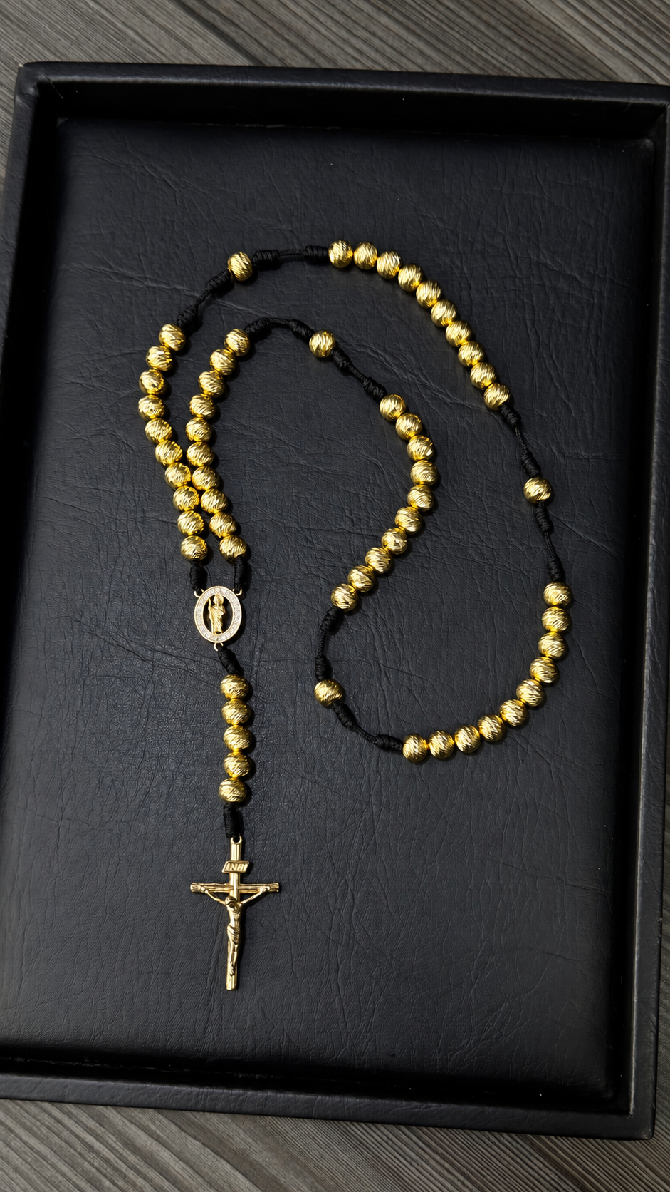 Camándula San Judas Tadeo tejida diamantada · 65 cm