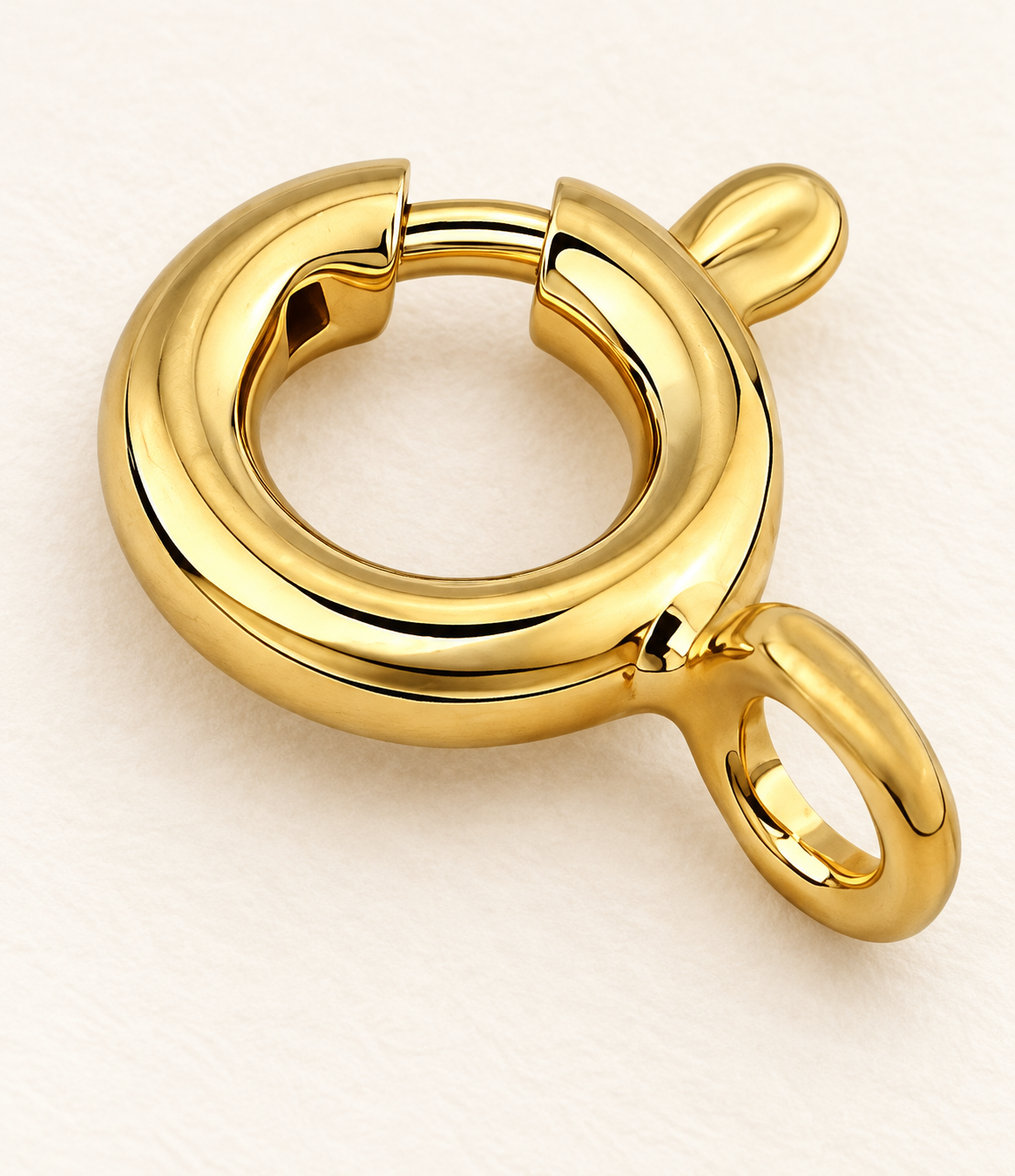 Detalle ilustrativo del broche de reasa para cadenas delgadas