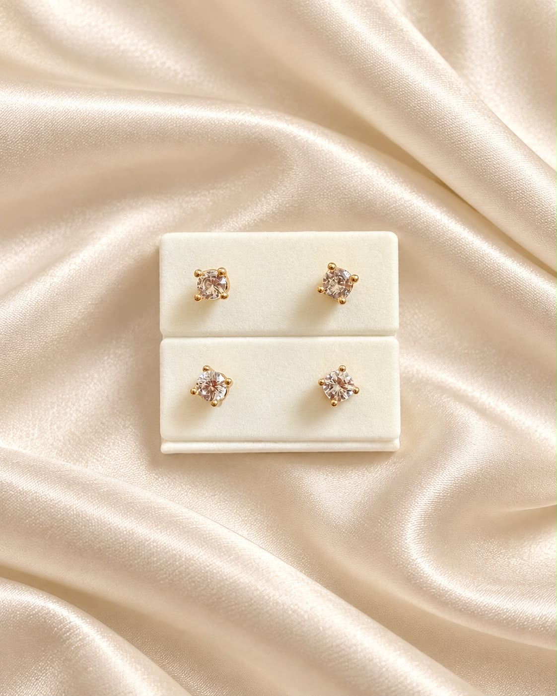 Topos de cristal cuadrado en oro laminado 18K