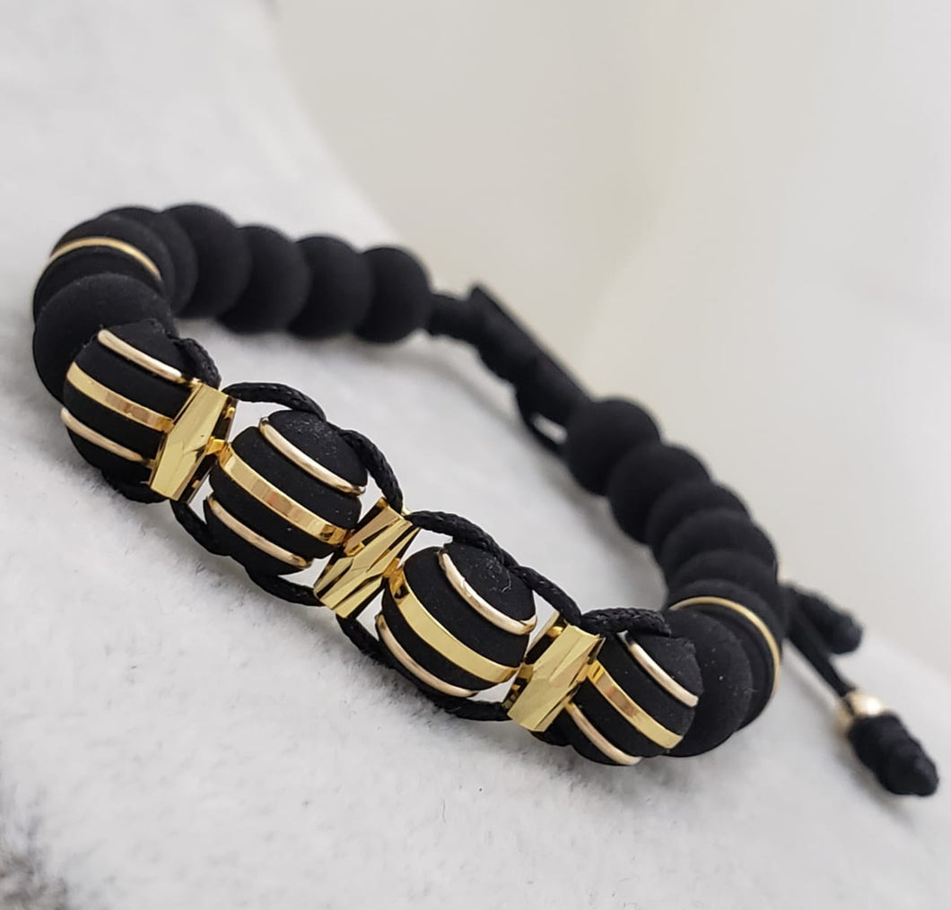 Brazalete con canutillo, neopreno liso, una argolla y triple argollado 8 mm