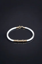 Load image into Gallery viewer, PULSERA ESPECIAL CAUCHO NEOPRENO BOLA 6M Y ENTORCHES TONO DORADO
